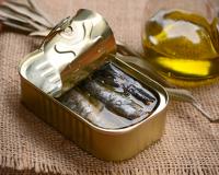 Rappel produit : soyez prudents, ces boîtes de sardines d’une célèbre marque peuvent présenter un risque bactérien