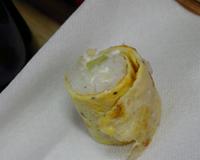 Maki végétarien à l'oeuf en guise de nori.