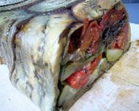 Terrine de légumes d'été : aubergines, courgettes , tomates aux saveurs de l'Italie : olives , basilic , tomates séchées