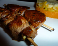 Des mini-brochettes d'agneau façon yakitoris, mêlant les saveurs de rhum et de fruits de la passion, aussi simples que rapide à réaliser.