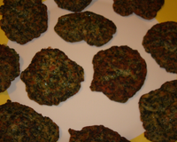 En entrée ou à l'apéritif sorte de petit paté à la viande et aux herbes, spécialité du département de l'Aveyron, peut se consommer chaud ou froid!