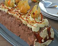 Cette année j'avais envie de revisiter la bûche, j'ai respecté la tradition en réalisant un biscuit roulé au caramel beurre salé, garnie d'une mousse au chocolat et d'une…