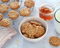 Des petits biscuits aux flocons d'avoine et farine de sarrasin sans oeufs, ni beurre, idéaux pour une alimentation vegane. Parfumés au zeste de citron,…