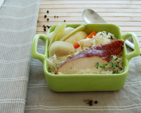 Choucroute au filet de poulet fumé et légumes de saison