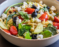 J’ajoute toujours cet ingrédient, il donne une touche unique à toutes mes salades en été…