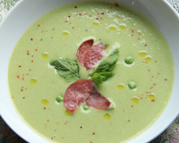 Soupe de petits pois au bacon et à la menthe