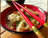 Soupe de raviolis wonton au magret de canard et au gingembre