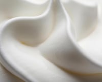 Ne confondez plus la chantilly et la crème fouettée : c'est ce détail qui change tout !