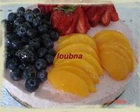 Délicieux bavarois aux fraises agrémenté de fruits de saison!