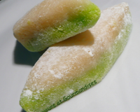 Taminat elouz ou pâte d'amandes. Cette pâte d'amandes est cuite dans un sirop de lait qui lui donne beaucoup de douceur et un goût incomparable.