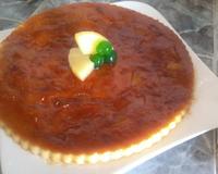 Tarte à l'ananas, caramel et vanille sur une pâte moelleuse avec de la poudre d'amandes.