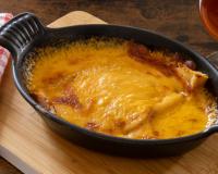 Idéal pour le week-end, découvrez comment faire un welsh bien gratiné au cheddar !