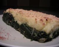 Parmentier vegetarien aux épinards, pignons de pin et raisins secs.