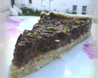 Tarte mousseuse au chocolat & poires poêlées au miel