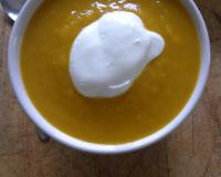 Velouté de butternut au gingembre et à la citronnelle