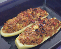 Courgettes farcies aux petits oignons
