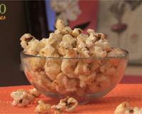 Du pop-corn maison c'est tellement facile ! Une recette toute simple à faire avec les enfants, pour déguster un pop-corn gourmand et finement caramélisé...