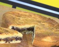 Un délicieux gâteau Breton fourré aux pruneaux, un vrai plaisir en bouche... Certes, un peu riche, mais qu'est-ce que c'est bon.