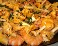 Rencontre improbable entre de délicieuses girolles poêlées et des gambas tièdes,particulièrement réussie grâce au talent de la vinaigrette légère biphasée Amora 'huile…