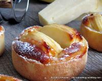 Un dessert très pommes qui vous fera découvrir la saveur laitière du Cantal jeune !