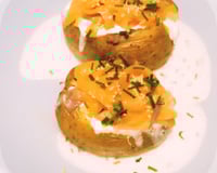 Pommes de terre au four, saumon fumé, crème, citron et aneth