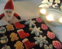 J'ai fait des petits sablés décorés de noel pour offrir aux maîtresses d'école de mes loulous.