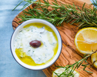 “Délicieux, très belle texture” : Notre chef partage ses secrets pour réussir son tzatziki à tous les coups pour un apéritif entre amis !