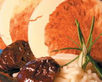 Mille-feuille de fromage Ossau-Iraty et pruneaux