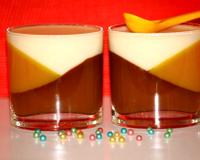 Petite pannacotta très design, à 3 saveurs : coco, choco et citron.