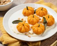 Voici comment faire simplement des gnocchis en forme de citrouilles pour Halloween !