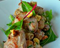 Une recette salée-sucrée originale, un mélange savoureux et fondant où se marient la finesse de l'agneau, l'onctuosité de la châtaigne…