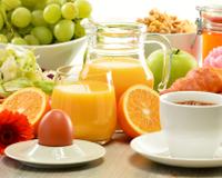Pour commencer la journée avec le plein de vitamines, pensez au petit-déjeuner complet.