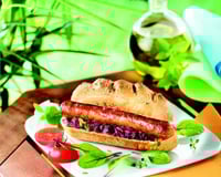 Hot dog saucisse au piment d'espelette