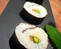 Une alliance de texture et de saveurs qui font de ce maki un délice en bouche !