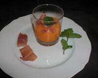 Rafraîchissant, dans un verre en entrée ou dans des verrines pour l'apéritif, cette recette ravira les palais des petits et des grands !