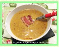 Une petite soupe réconfortante pour le soir, improvisée avec les ingrédients trouvés dans mon placard.