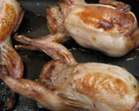 Cailles au miel, farce de girolle et chair à saucisses