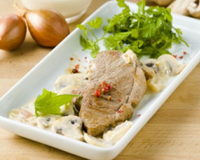 Steak d'agneau à la crème de champignons