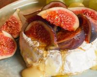 Camembert chaud aux figues