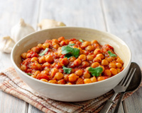 “Pas de prise de tête pour les courses” : Laurent Mariotte partage son curry de pois chiche ultra simple