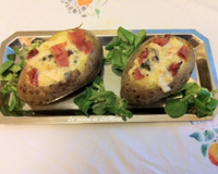 Pommes de terre farcies au roquefort et  filet de porc séché