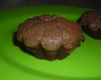 Un petit dessert très rapide à préparer pour un résultat moelleux et au bon goût de chocolat.