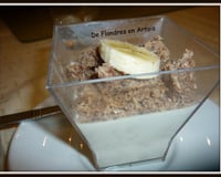 Panna cotta à la banane et son crumble noix de coco chocolat