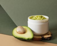 Le masque visage maison à l’avocat qui hydrate, lisse la peau, et allège le budget !