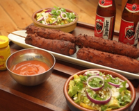 Corn dogs à l'américaine et ketchup-banane