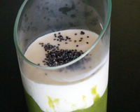 Un fin velouté d'asperges surmonté d'une douce crème fouettée au citron