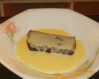 Casser le chocolat dans une casserole, ajouter le lait.Laisser fondre à feu très doux. Ajouter le reste des ingrédients et enfourner.