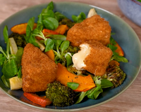 Salade d’hiver au camembert pané