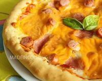 Une autre façon de manger son hot dog, mais sans choucroute. Avec une belle croûte au gouda.