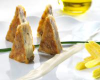 La subtilité de la "tortilla" espagnole revisitée pour les gourmands. L'huile d'olive vierge extra lie sa douceur au croquant de la pomme de terre... Un délice !